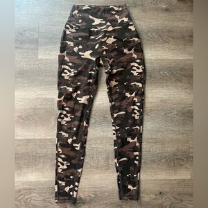 Buffbunny Legacy Leggings in Brown Camo